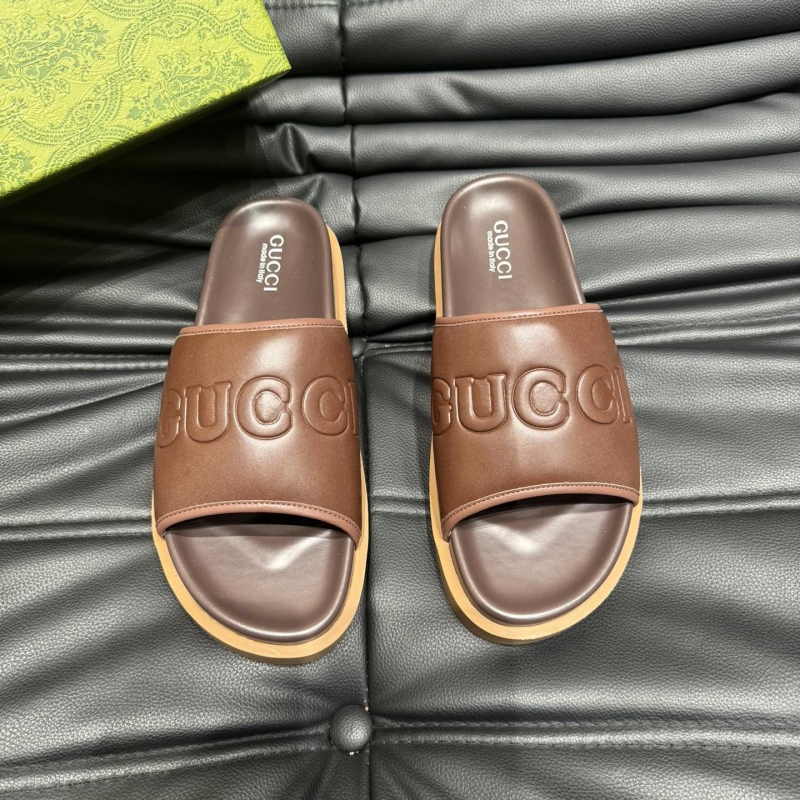 G*u*i slippers